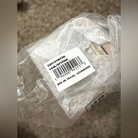 Michael Kors Trunk Travel Case - Picture 6 of 6